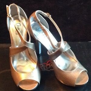 Carlos Santana Pewter leather heels
